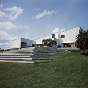Maison Louis Carré