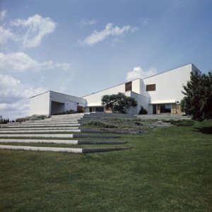 Maison Louis Carré