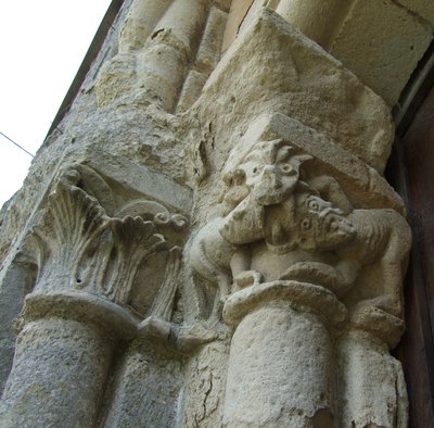 Chapiteau église Montlognon