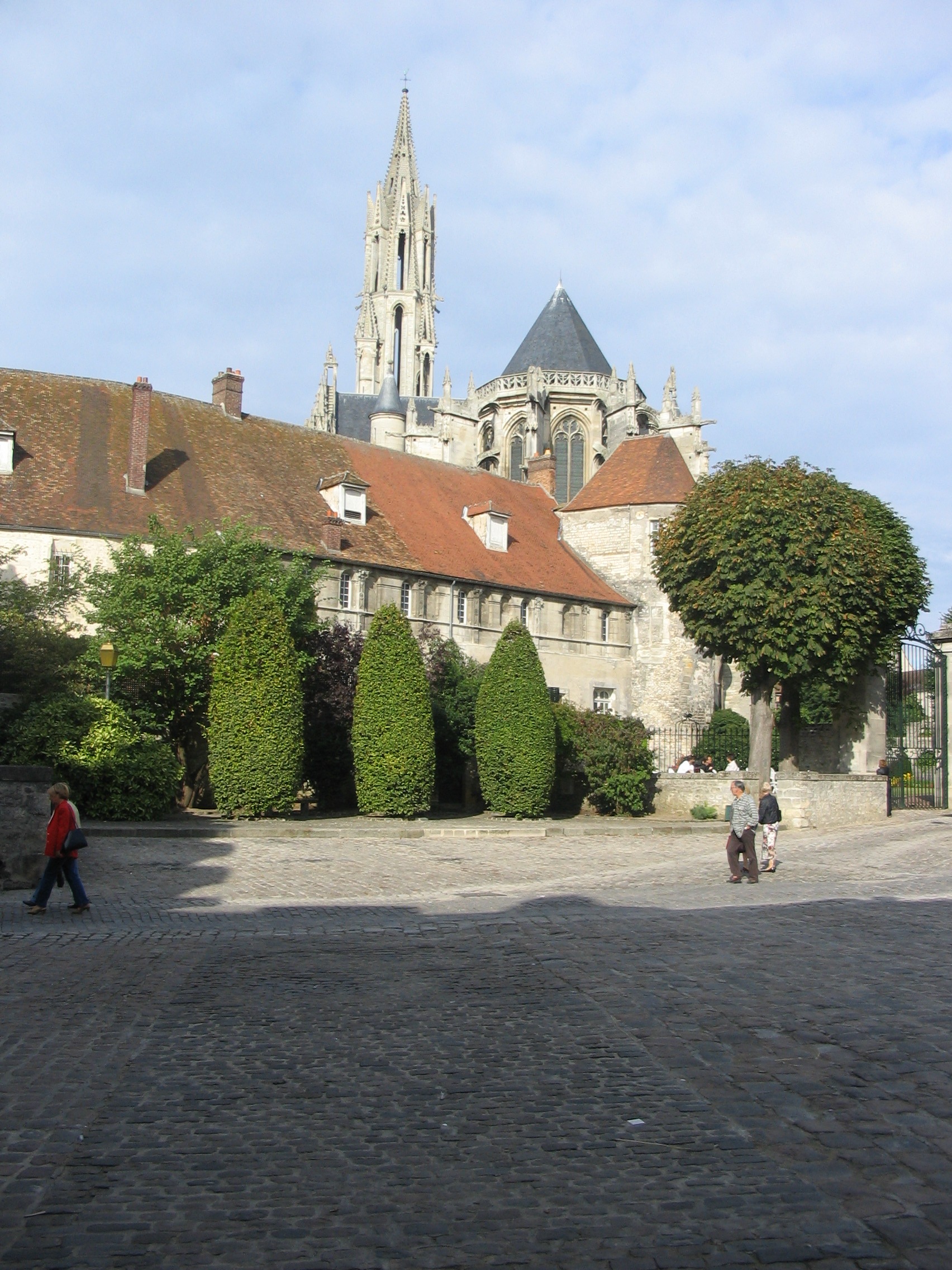 Place de la cathédrale Senlis