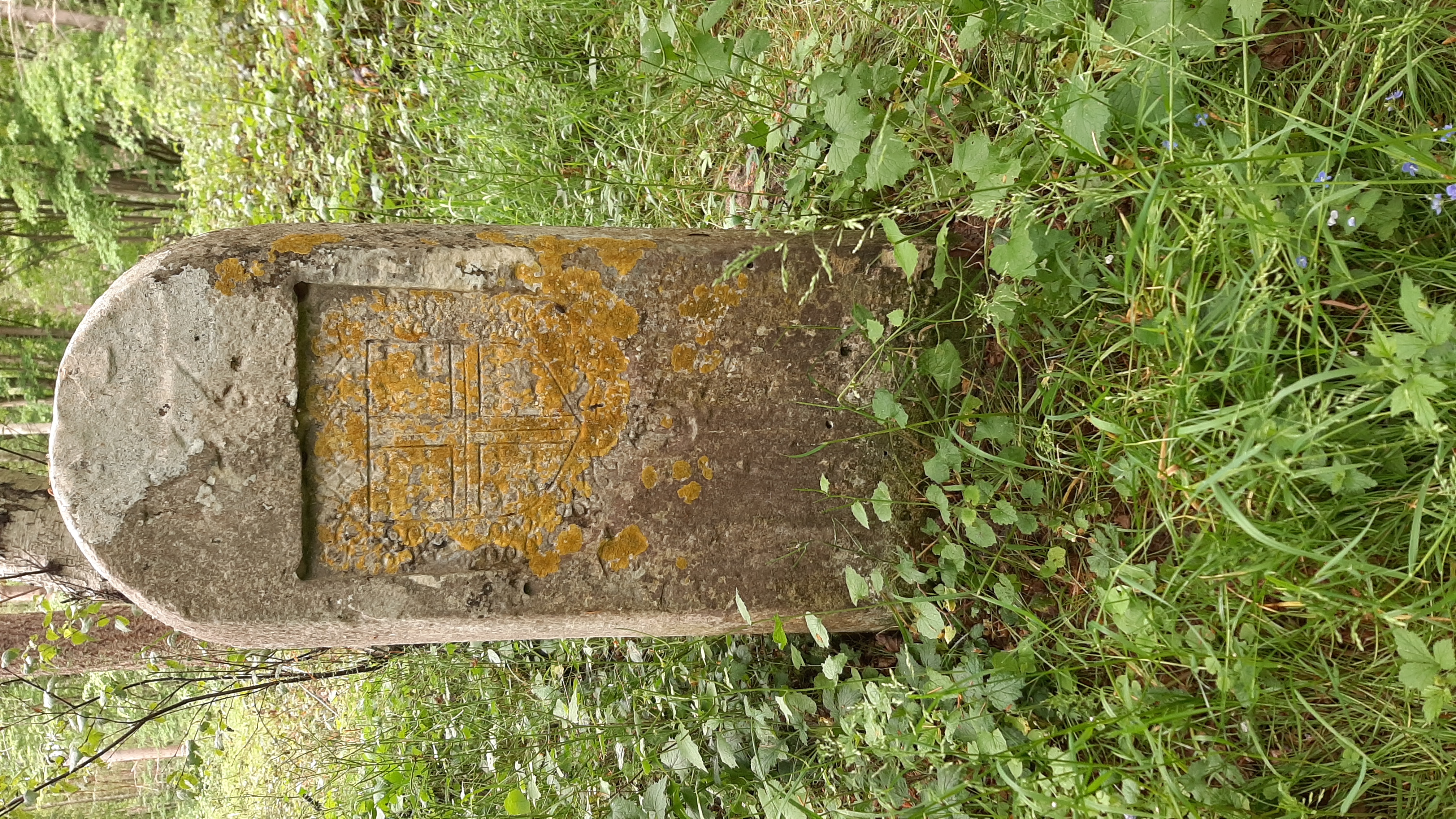 Borne armoriée